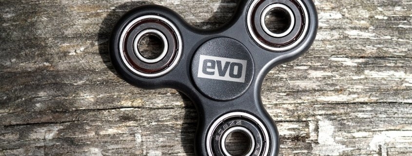 fidget-spinner-2384967_12802-845x321